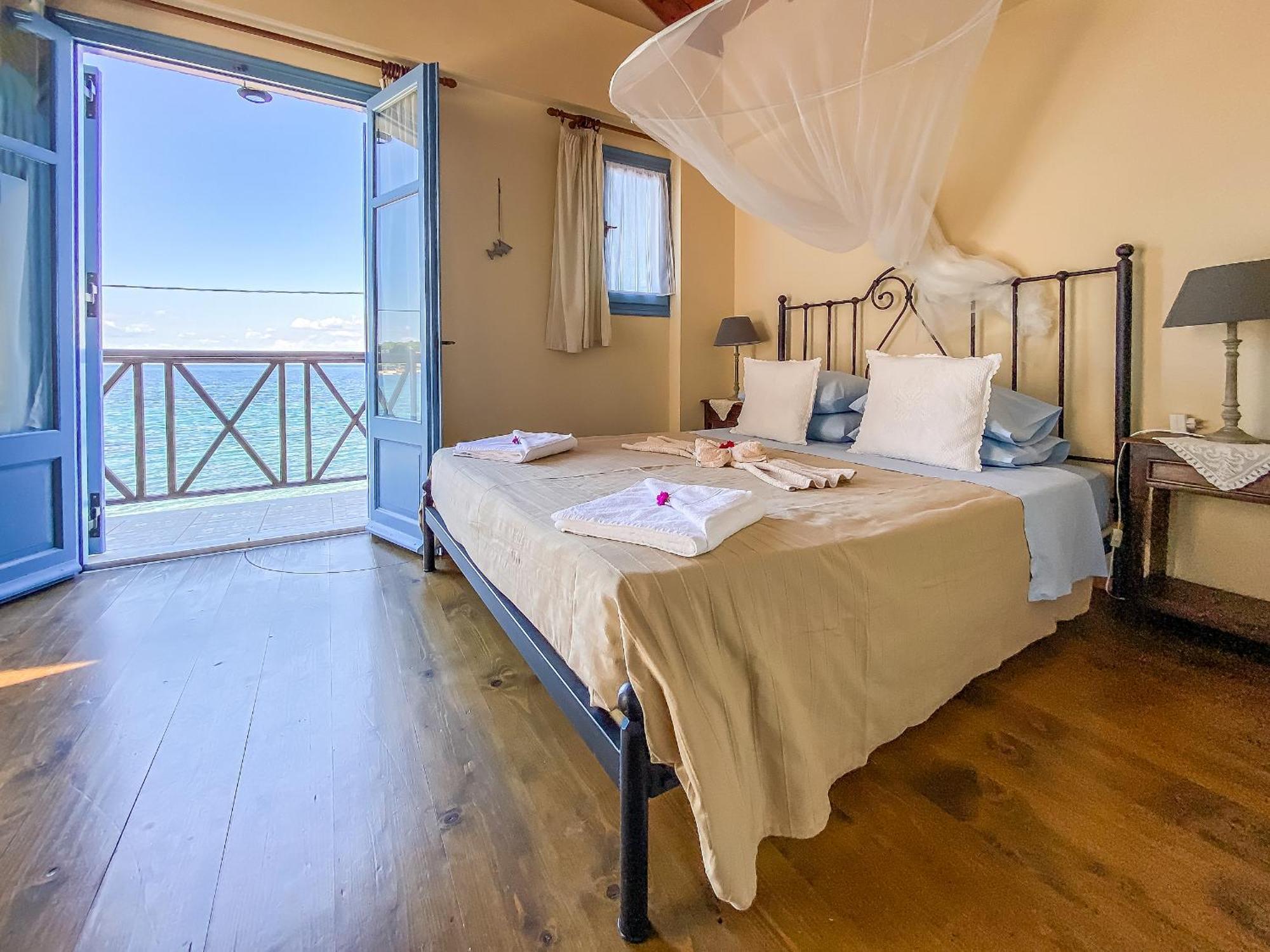Kyparissis Beach Houses Skala Mistegnon エクステリア 写真