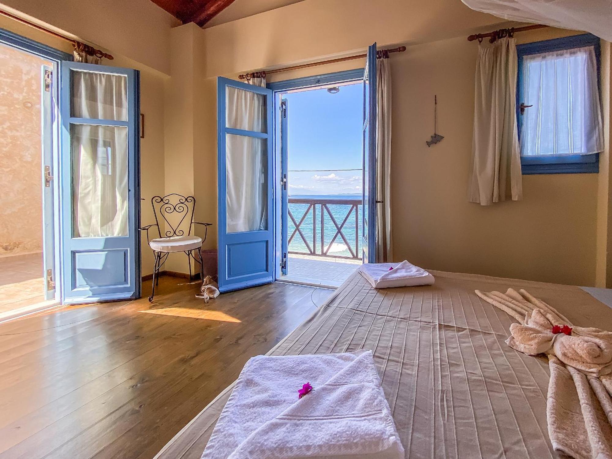 Kyparissis Beach Houses Skala Mistegnon エクステリア 写真